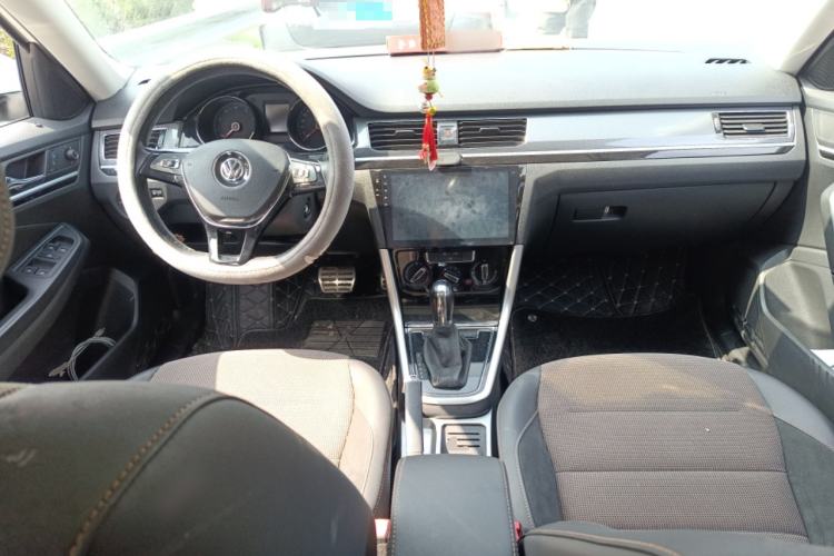 Used Volkswagen C-TREK 2018 230TSI DSG Comfort Model Center Console
