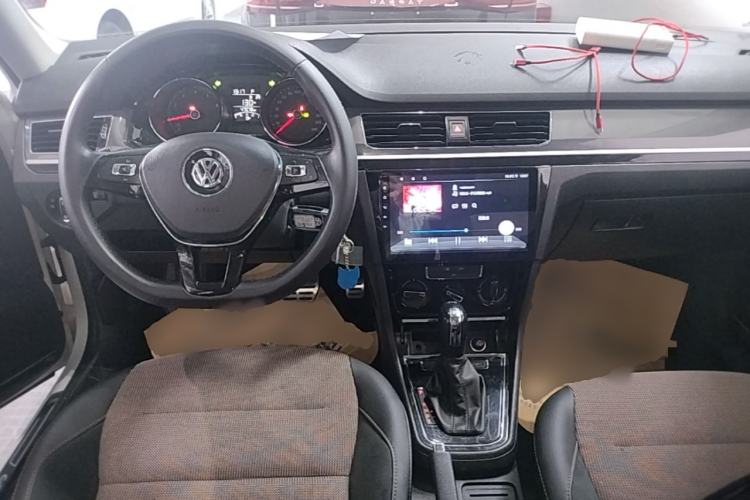 Used Volkswagen C-TREK 2018 230TSI DSG Comfort Model Center Console