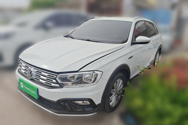 Used Volkswagen C-TREK 2018 1.5L Manual Fashion Model
