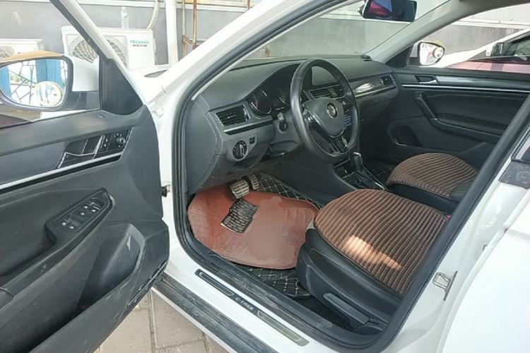 Used Volkswagen C-TREK 2018 1.5L Automatic Comfort Model Driver Seat