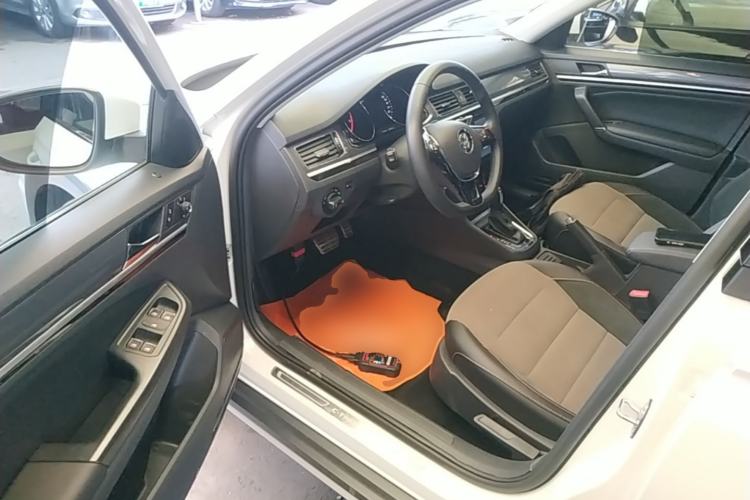 Used Volkswagen C-TREK 2018 1.5L Automatic Comfort Model Driver Seat