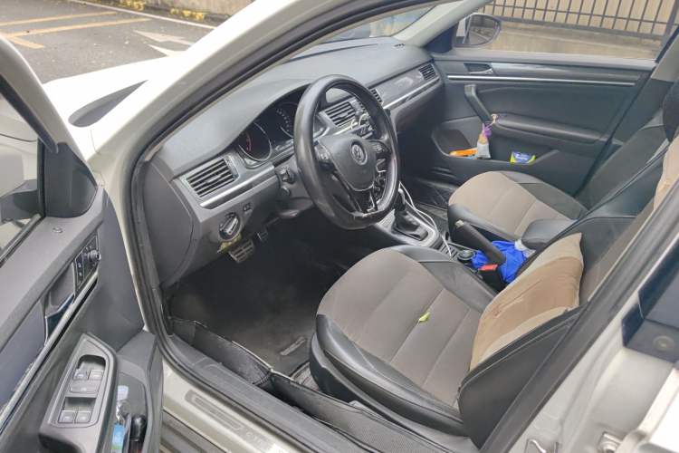 Used Volkswagen C-TREK 2018 1.5L Automatic Comfort Model Driver Seat