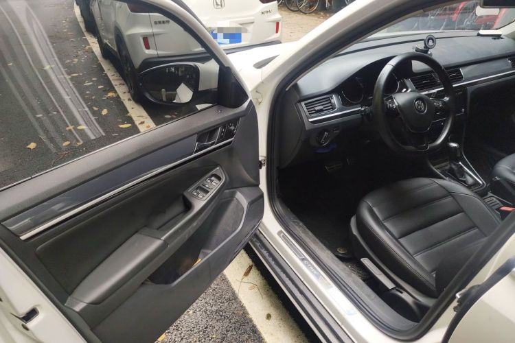 Used Volkswagen C-TREK 2018 1.5L Automatic Comfort Model Driver Seat
