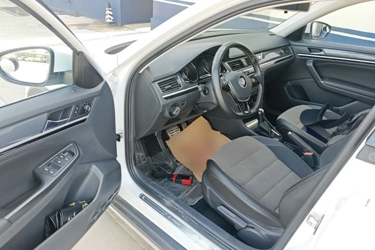 Used Volkswagen C-TREK 2018 1.5L Automatic Comfort Model Driver Seat