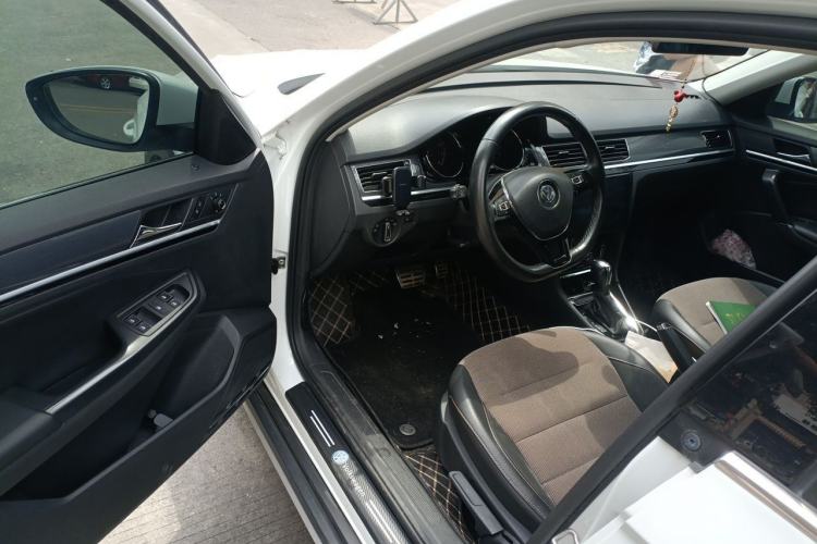 Used Volkswagen C-TREK 2018 1.5L Automatic Comfort Model Driver Seat