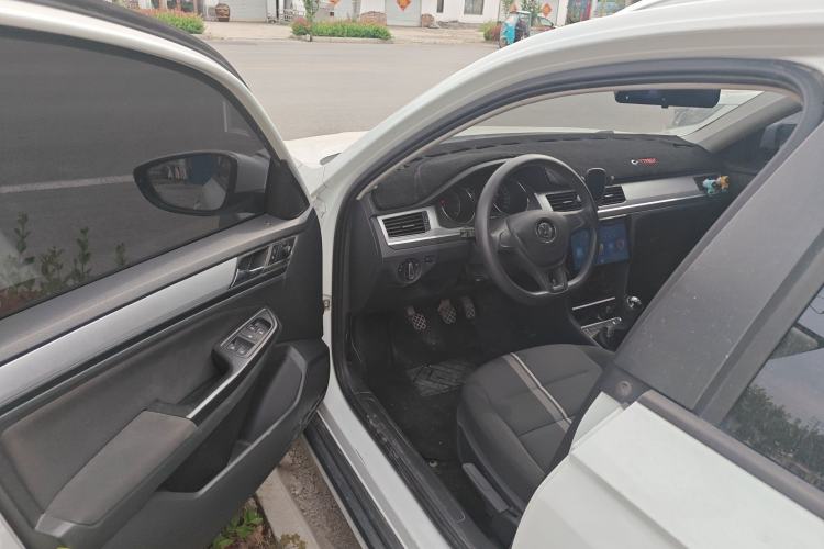 Used Volkswagen C-TREK 2018 1.5L Manual Fashion Model Driver Seat