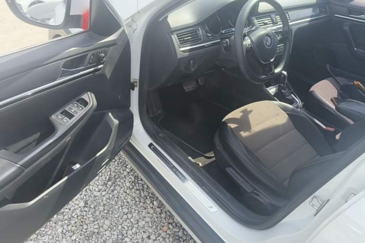 Used Volkswagen C-TREK 2018 1.5L Automatic Comfort Model Driver Seat