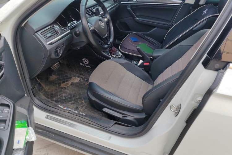 Used Volkswagen C-TREK 2018 1.5L Automatic Comfort Model Driver Seat