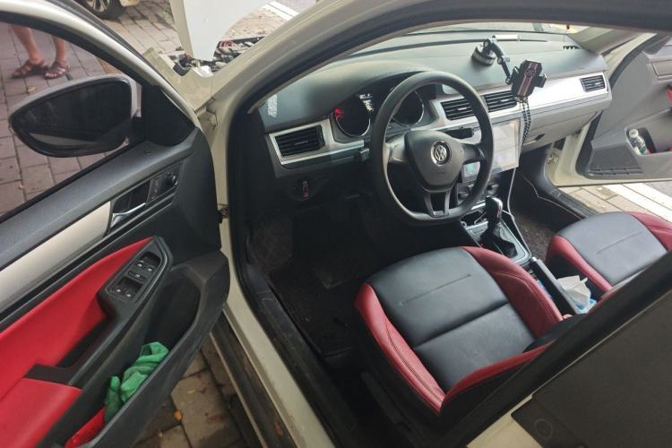 Used Volkswagen C-TREK 2018 1.5L Automatic Fashion Model Driver Seat