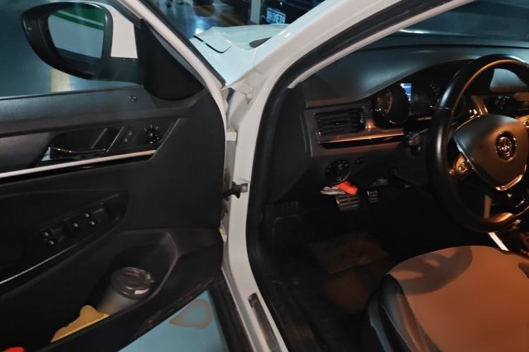 Used Volkswagen C-TREK 2018 1.5L Automatic Comfort Model Driver Seat