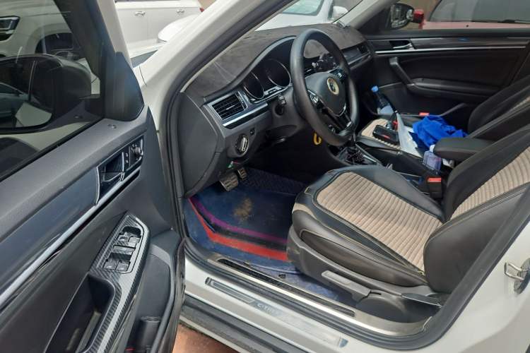 Used Volkswagen C-TREK 2018 1.5L Automatic Comfort Model Driver Seat