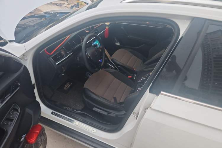Used Volkswagen C-TREK 2018 1.5L Automatic Comfort Model Driver Seat