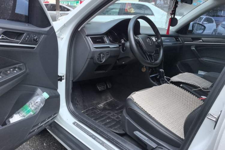 Used Volkswagen C-TREK 2018 1.5L Automatic Comfort Model Driver Seat