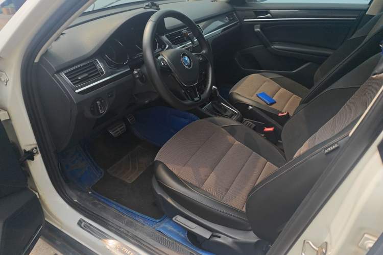 Used Volkswagen C-TREK 2018 1.5L Automatic Comfort Model Driver Seat