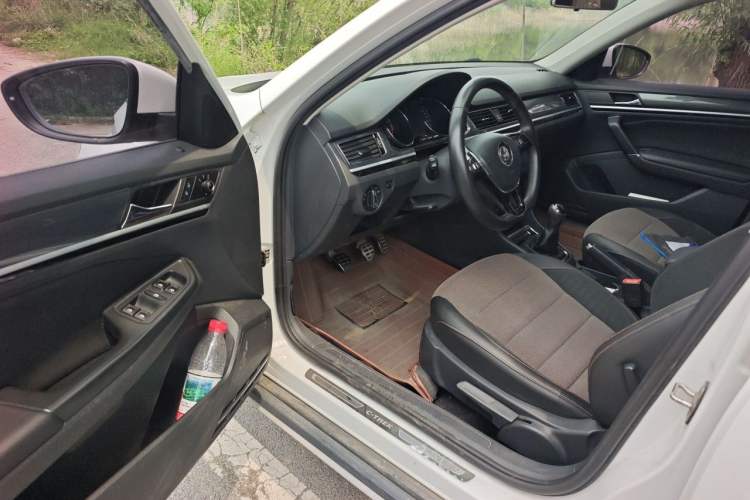 Used Volkswagen C-TREK 2018 1.5L Manual Comfort Model Driver Seat