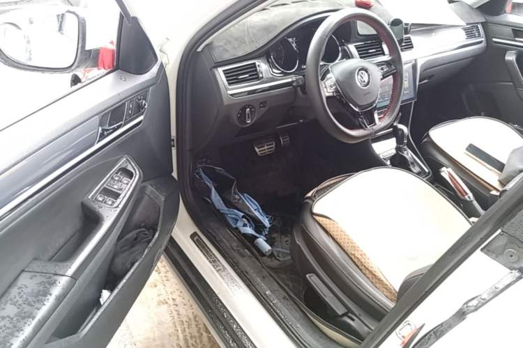 Used Volkswagen C-TREK 2018 1.5L Automatic Comfort Model Driver Seat