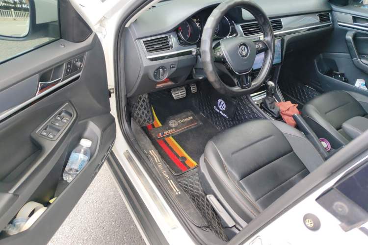 Used Volkswagen C-TREK 2018 1.5L Automatic Comfort Model Driver Seat