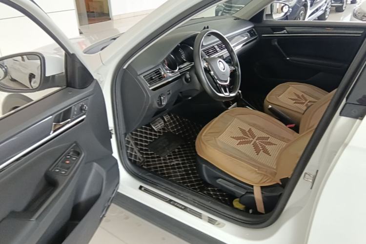 Used Volkswagen C-TREK 2018 1.5L Automatic Comfort Model Driver Seat