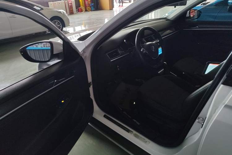 Used Volkswagen C-TREK 2018 1.5L Automatic Comfort Model Driver Seat