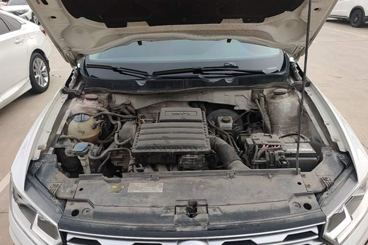 Used Volkswagen C-TREK 2018 1.5L Automatic Fashion Model Engine Bay