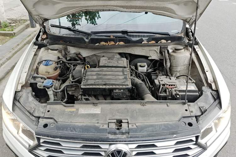 Used Volkswagen C-TREK 2018 1.5L Automatic Fashion Model Engine Bay