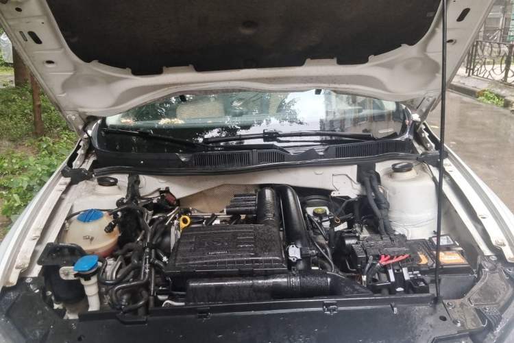 Used Volkswagen C-TREK 2018 230TSI Manual Comfort Version Engine Bay