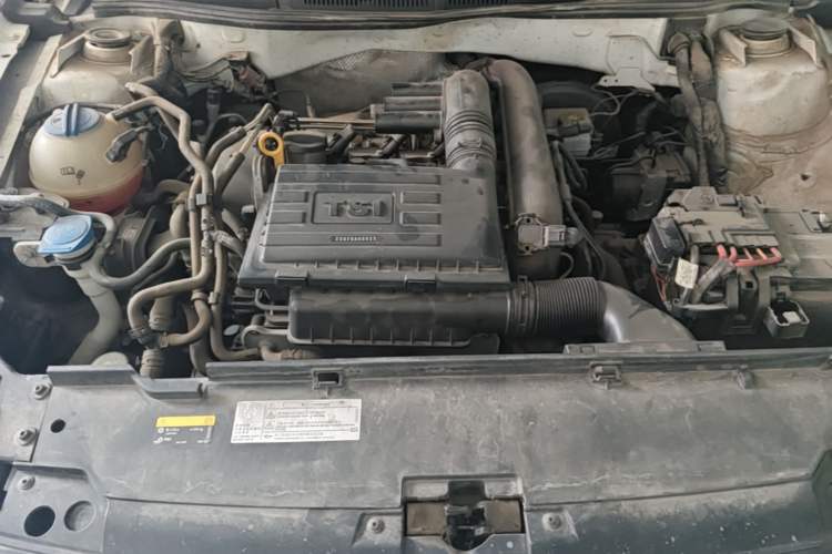 Used Volkswagen C-TREK 2018 230TSI DSG Luxury Version Engine Bay