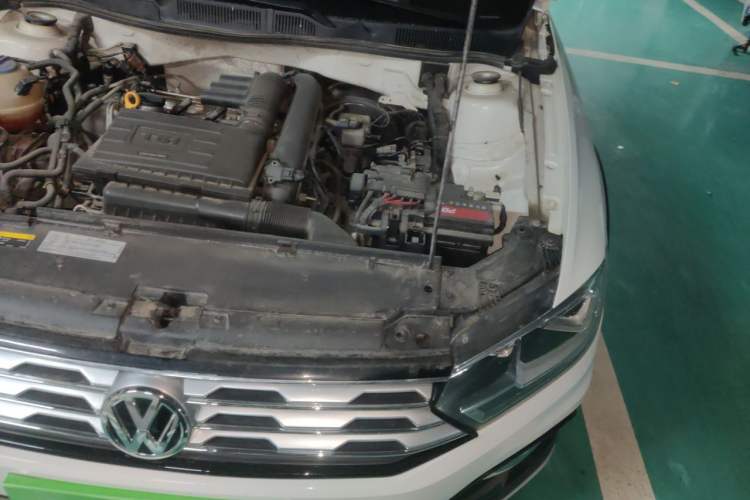 Used Volkswagen C-TREK 2018 230TSI DSG Comfort Model Engine Bay Left