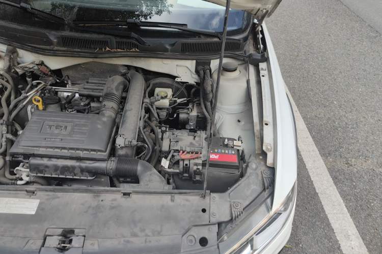 Used Volkswagen C-TREK 2018 230TSI DSG Comfort Model Engine Bay Left