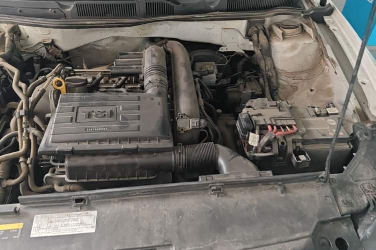 Used Volkswagen C-TREK 2018 230TSI DSG Luxury Version Engine Bay Left