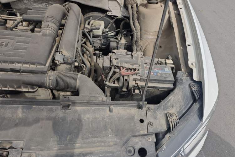 Used Volkswagen C-TREK 2018 230TSI DSG Comfort Model Engine Bay Left