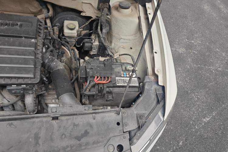 Used Volkswagen C-TREK 2018 1.5L Automatic Fashion Model Engine Bay Left