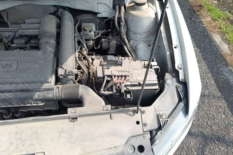 Used Volkswagen C-TREK 2018 230TSI DSG Comfort Model Engine Bay Left