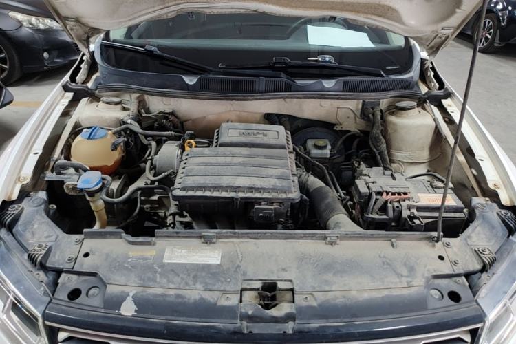 Used Volkswagen C-TREK 2018 1.5L Automatic Fashion Model Engine Bay