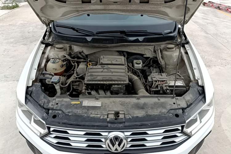 Used Volkswagen C-TREK 2018 1.5L Automatic Fashion Model Engine Bay