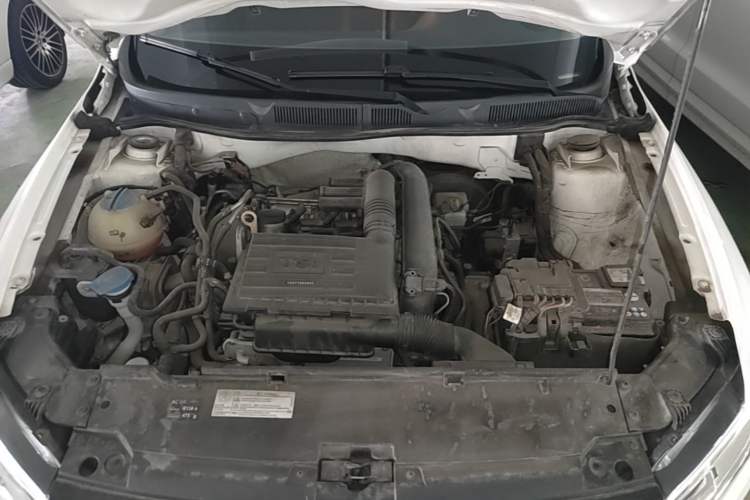 Used Volkswagen C-TREK 2018 230TSI DSG Luxury Version Engine Bay