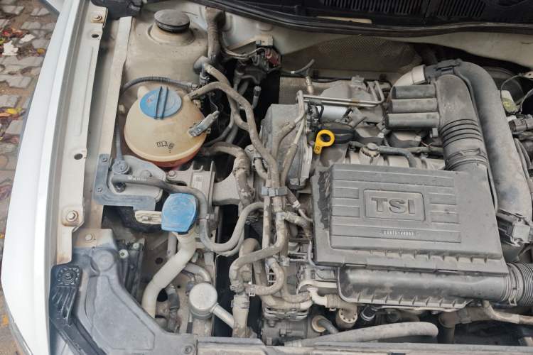 Used Volkswagen C-TREK 2018 230TSI DSG Comfort Model Engine Bay Right