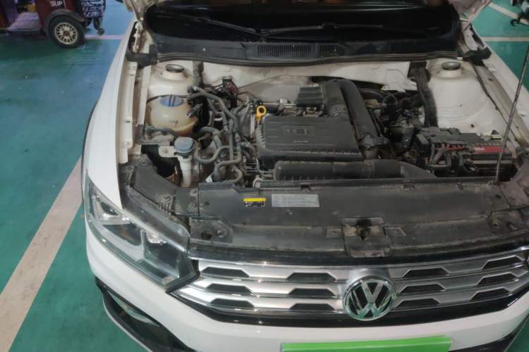 Used Volkswagen C-TREK 2018 230TSI DSG Comfort Model Engine Bay Right