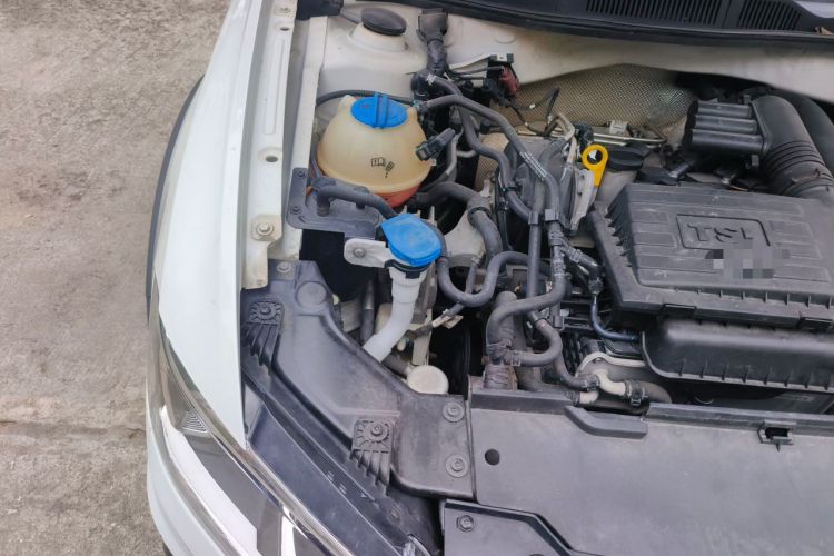 Used Volkswagen C-TREK 2018 230TSI DSG Comfort Model Engine Bay Right