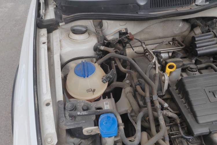 Used Volkswagen C-TREK 2018 230TSI DSG Comfort Model Engine Bay Right