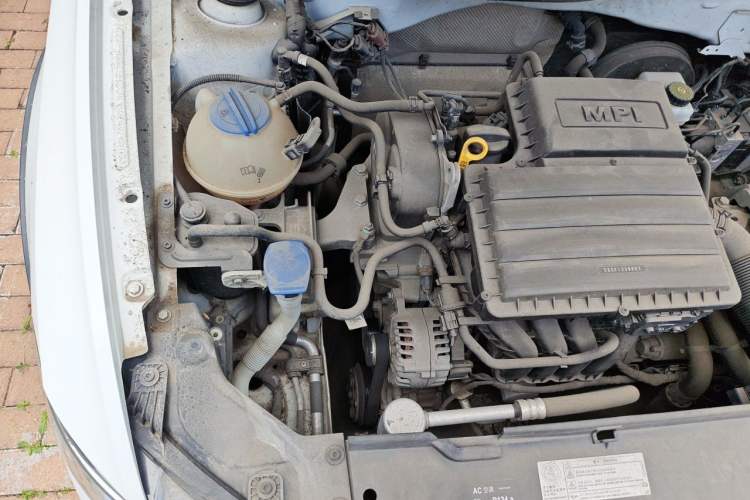 Used Volkswagen C-TREK 2018 1.5L Manual Comfort Model Engine Bay Right