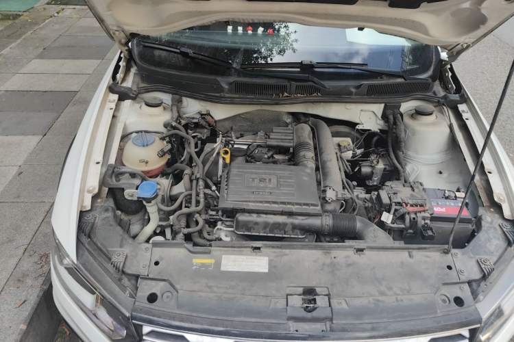 Used Volkswagen C-TREK 2018 230TSI DSG Comfort Model Engine Bay Right
