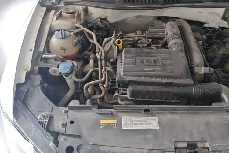 Used Volkswagen C-TREK 2018 230TSI DSG Luxury Version Engine Bay Right