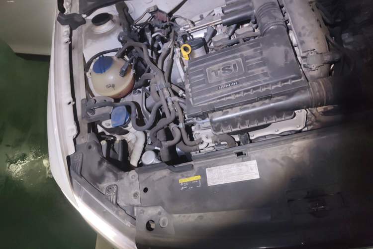 Used Volkswagen C-TREK 2018 230TSI DSG Comfort Model Engine Bay Right