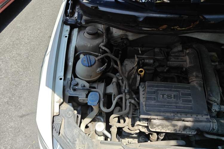 Used Volkswagen C-TREK 2018 230TSI DSG Comfort Model Engine Bay Right