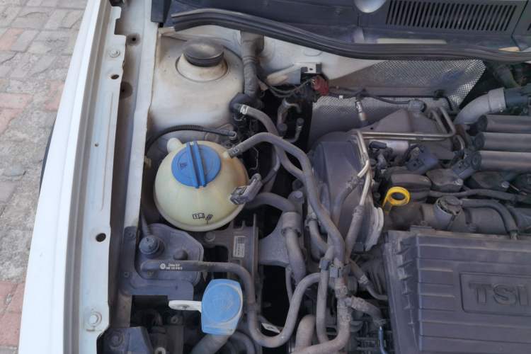 Used Volkswagen C-TREK 2018 230TSI DSG Comfort Model Engine Bay Right