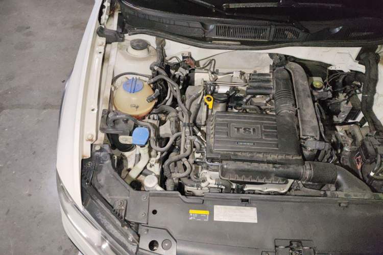 Used Volkswagen C-TREK 2018 230TSI DSG Comfort Model Engine Bay Right