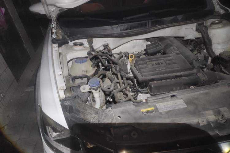 Used Volkswagen C-TREK 2018 230TSI Manual Comfort Version Engine Bay Right