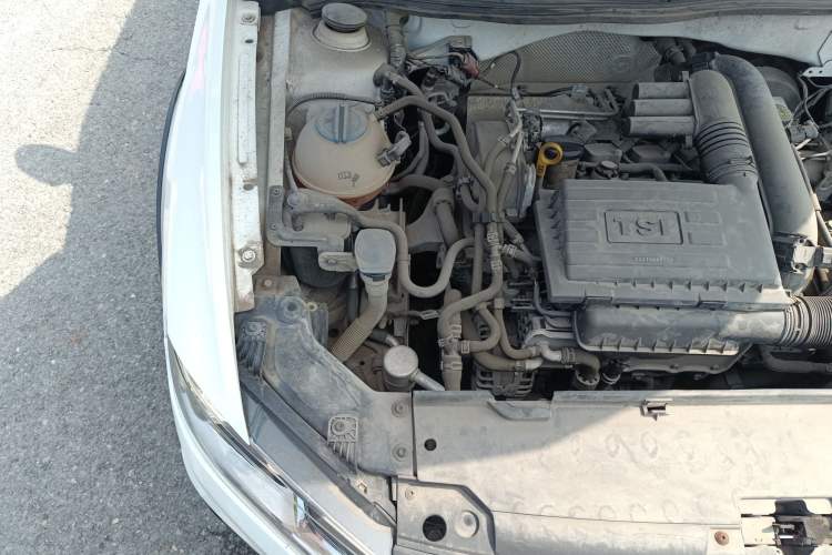 Used Volkswagen C-TREK 2018 230TSI DSG Comfort Model Engine Bay Right