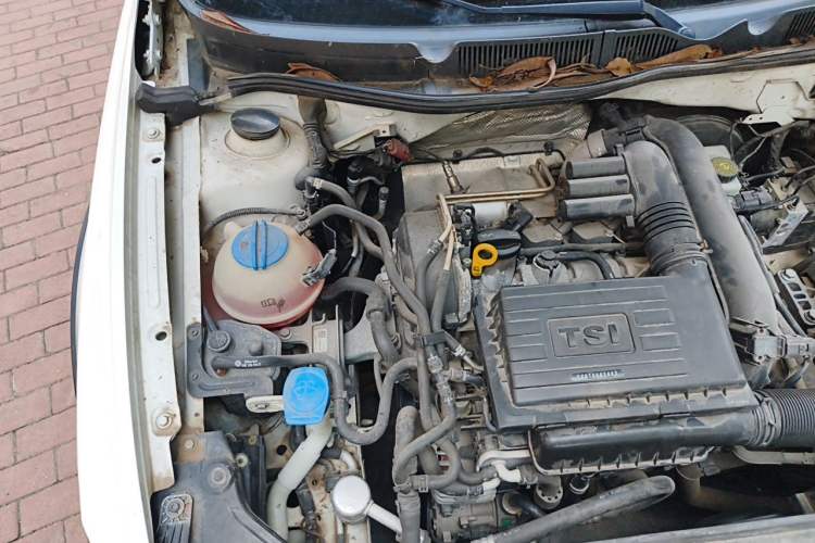 Used Volkswagen C-TREK 2018 230TSI DSG Comfort Model Engine Bay Right
